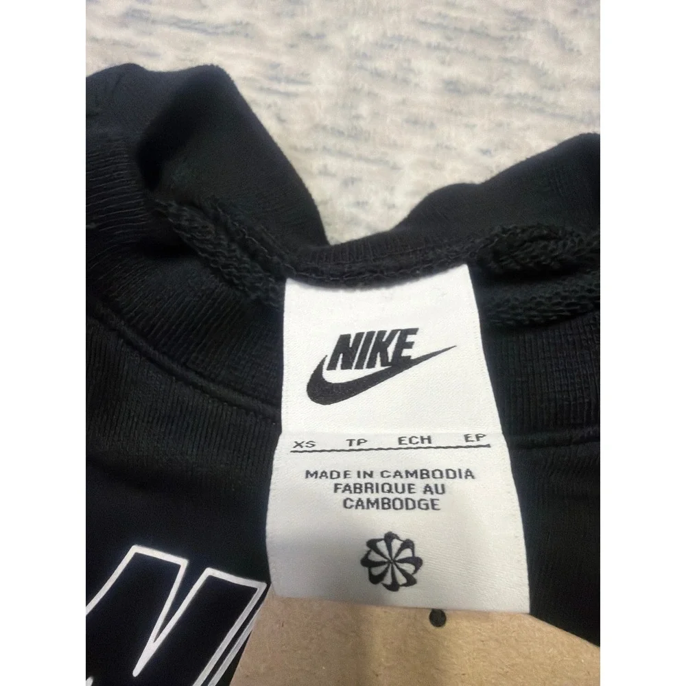 NIKE Youth Unisex Black Crew Neck‎ Sweatshirt Long Sleeve Size XS NWT